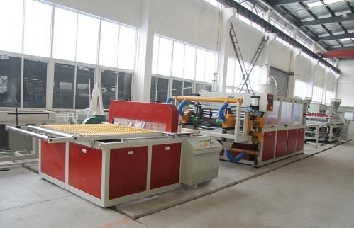 Моторная коробка передач Компоненты ПЛК Линия экструзирования PVC оконного профиля для производственных заводов